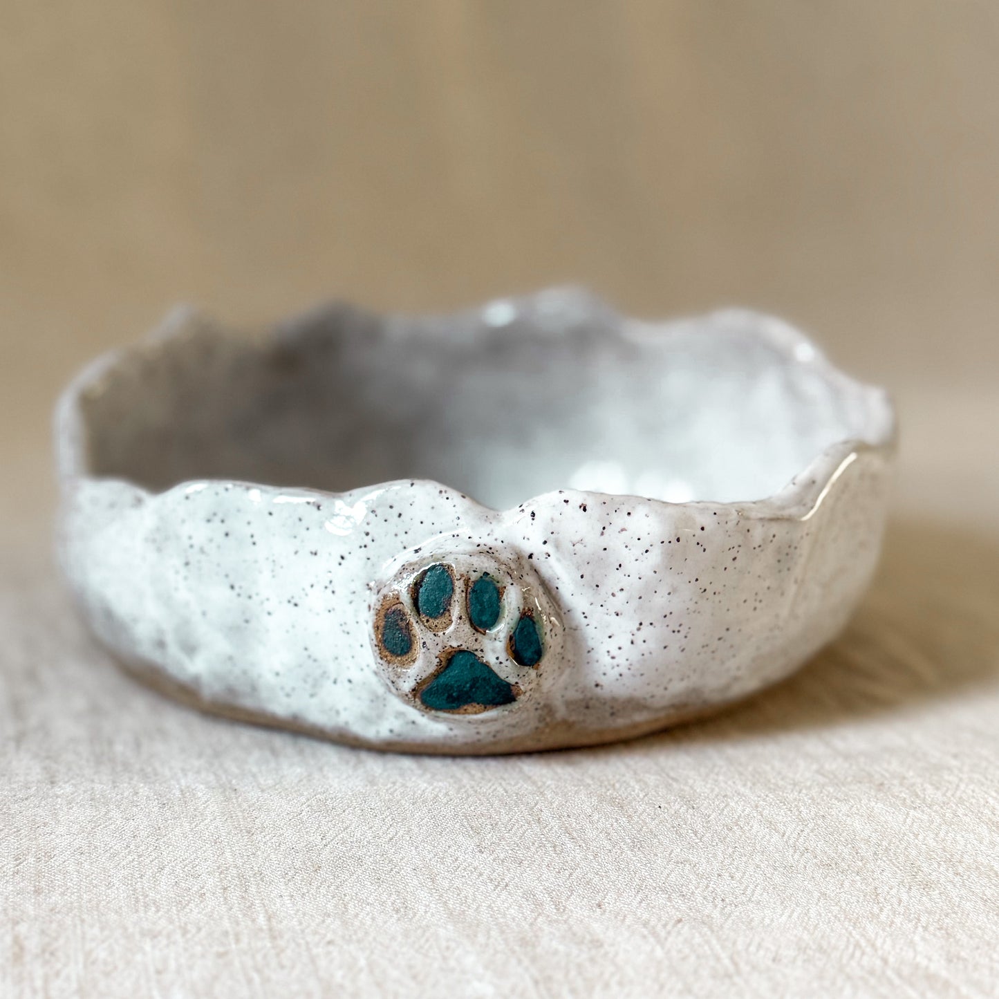 Soft Edge Paw Bowl — Snow + Iron Inlay